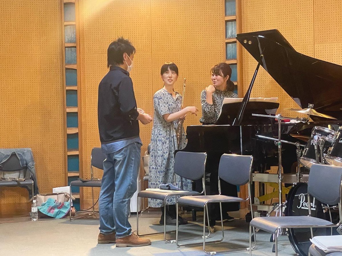 dancing_flute's tweet photo. 【総監督】居城麻里衣！
立ち上げから、選曲、振付、照明…とにかく全てを監修するスーパーリーダーなんです🤩
的確な指示は愛の鞭♡本番までの間、24時間みんなの事を考えてくれてた！といっても過言ではありません‼️
練習以外でもメンバー1人1人と話をして色んなケアをしてくれました👩 https://t.co/fkzINEdVPJ