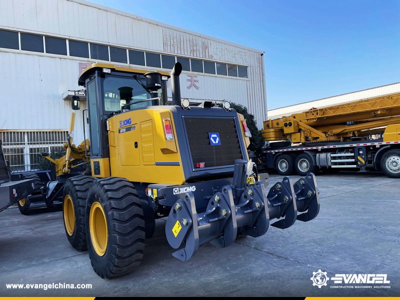 EvangelChina's tweet photo. XCMG #GR165 Motor Grader to Mauritania
1. Operating weight: 15,600 kg
2. Blade length: 4,572 mm
3. Engine power: 125 kW
4. Maximum forward speed: 42 km/h
5. Maximum cutting depth: 500 mm
https://t.co/gFeEly6dpM
#XCMG #xcmggrader #motorgrader #xcmgmotorgrader https://t.co/v7tHtlDDWa
