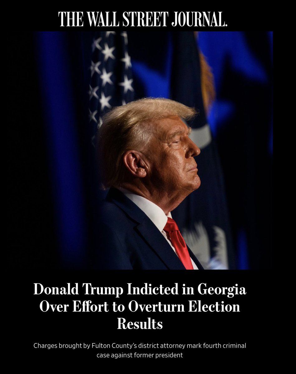 Fanni Willis did not come to play
🔥🔥🔥

Trump and 18 others indicted on 41 counts.