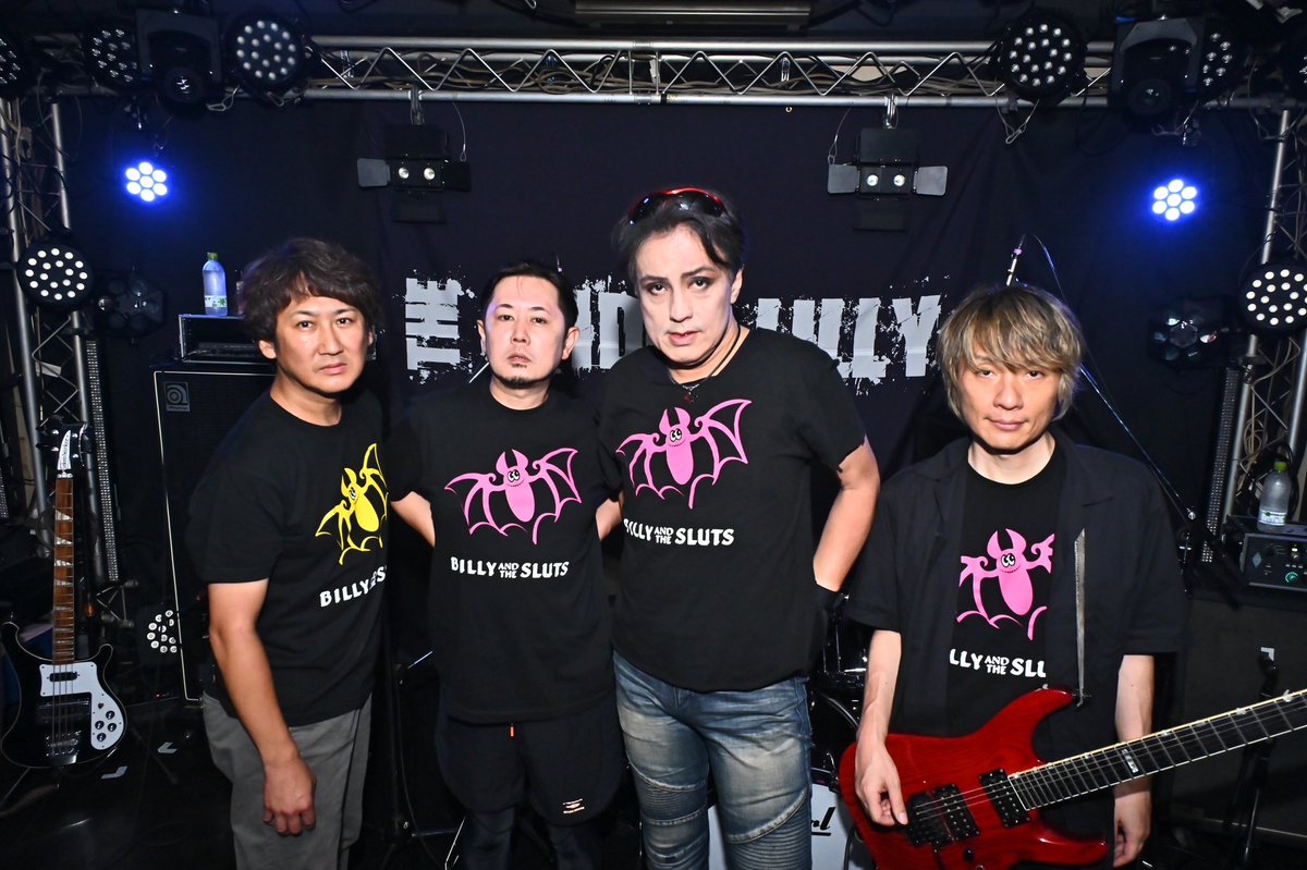acma_hikari's tweet photo. 8/13 ビリスラ LIVE@下北沢ReGありがとうございました！

SOLD OUTの会場での熱いライブ楽しかったです！

スパリリさんアルバム発売おめでとうございます！

#BILLYANDTHESLUTS
#THESPIDERLILLY

photo 中田英之 https://t.co/KSODt4bF0x