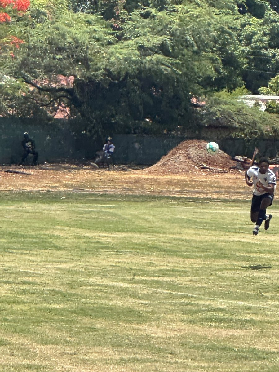 3LawnyWLG's tweet photo. Couldn’t think of a better place for a cultural and educational #gapyear while further evolving his ⚽️⚽️⚽️ game … than representing #JamaicaCollege in the 2023 #ManningCup https://t.co/Uajg3MvbKM