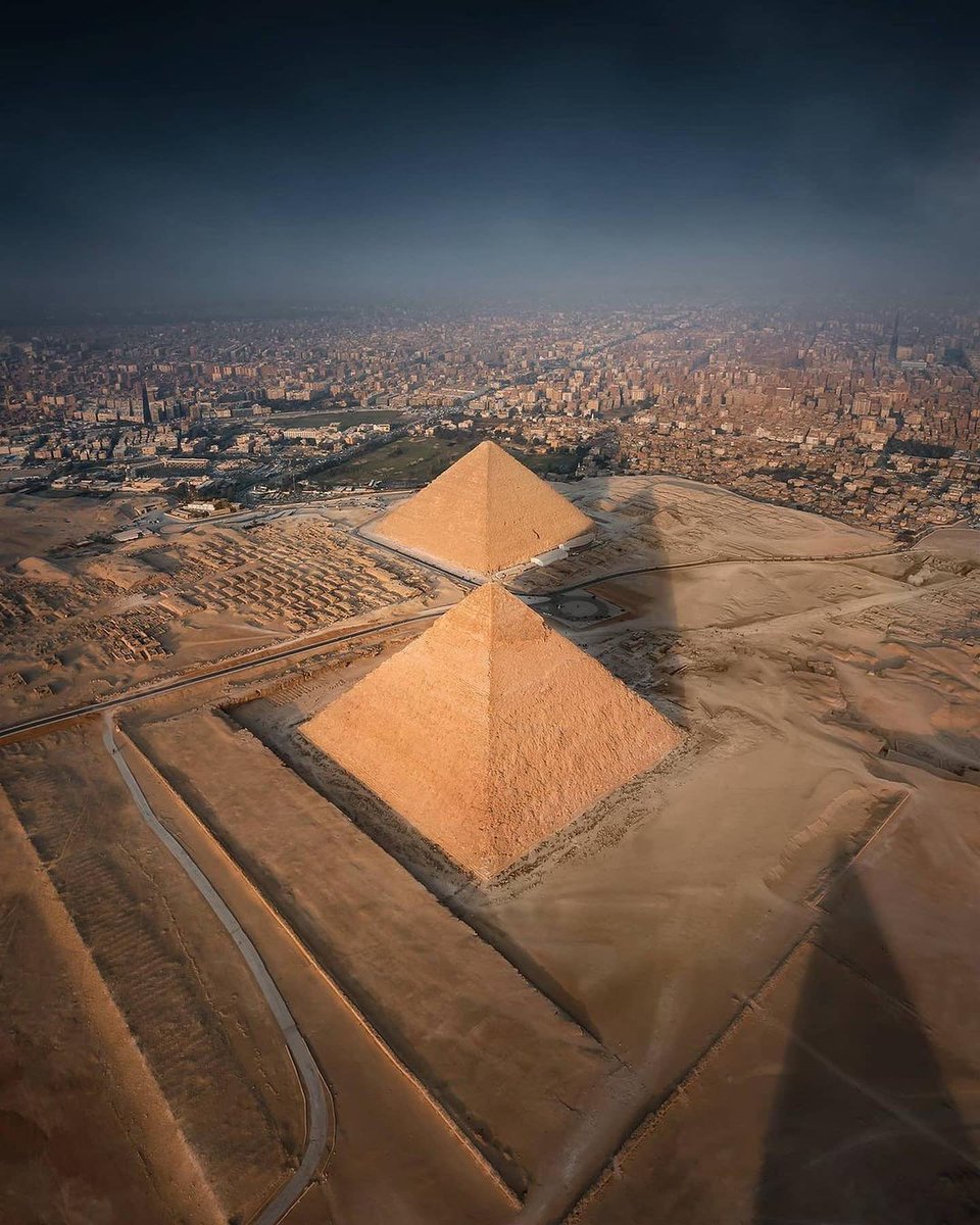 ClassmateYa's tweet image. Pyramids of Giza, Egypt Civilization