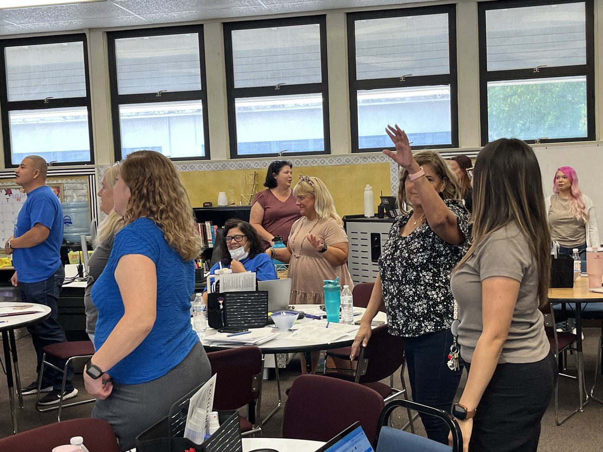 DanaJamison7's tweet photo. @MuscoyE A little brain break today during teacher professional development. We all need to let go a little 😛😛😋😋 https://t.co/kwSgCEVECi
