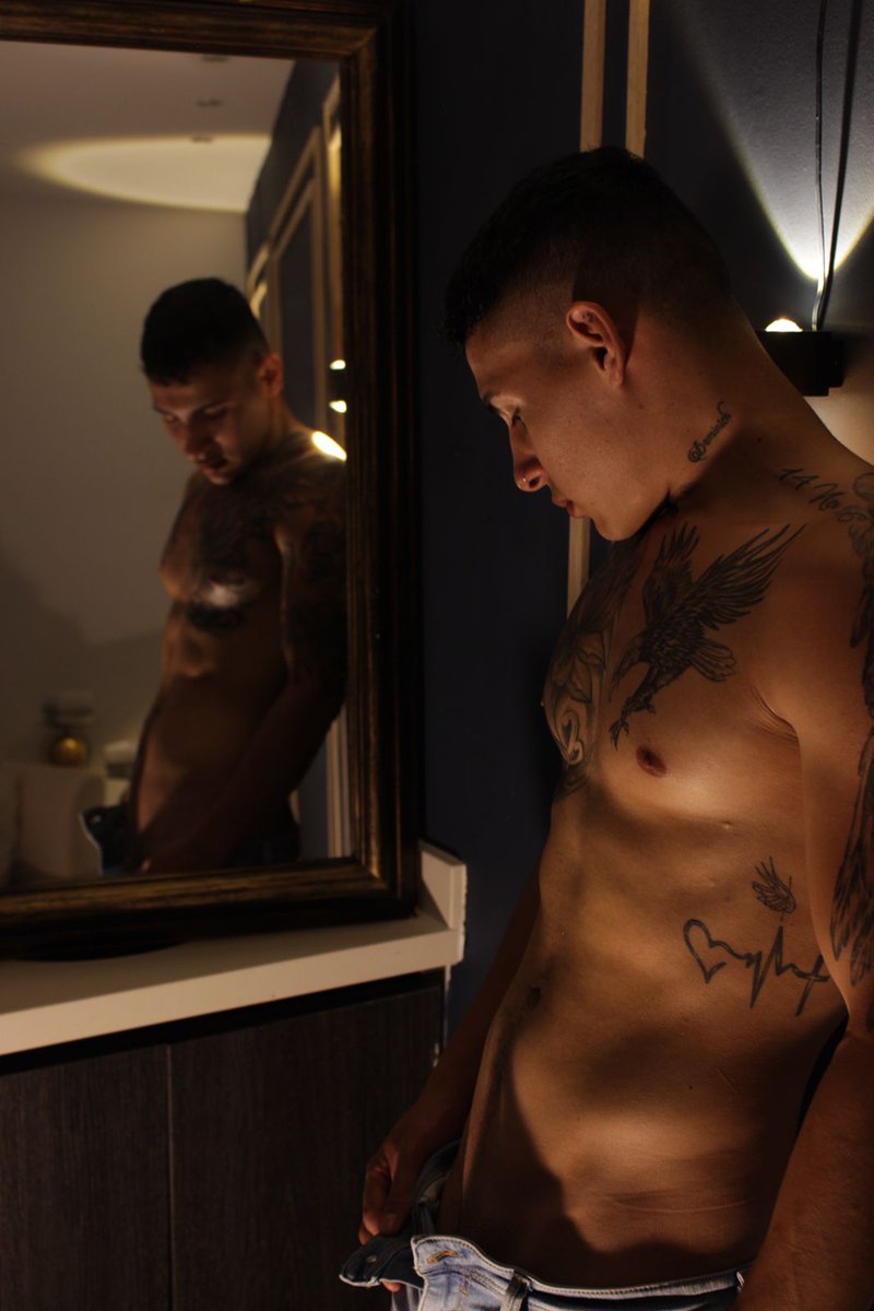 MassimoContie's tweet photo. Hello guys I invite you to start a hot week with me
https://t.co/f202nrcbiK
@chaturbate
#camboy #bigdick #muscle #cutboy #horny #latino #latin #model #webcam #cammodel #webmodel #cock #dick #tattoos https://t.co/W8oiFMiOEW