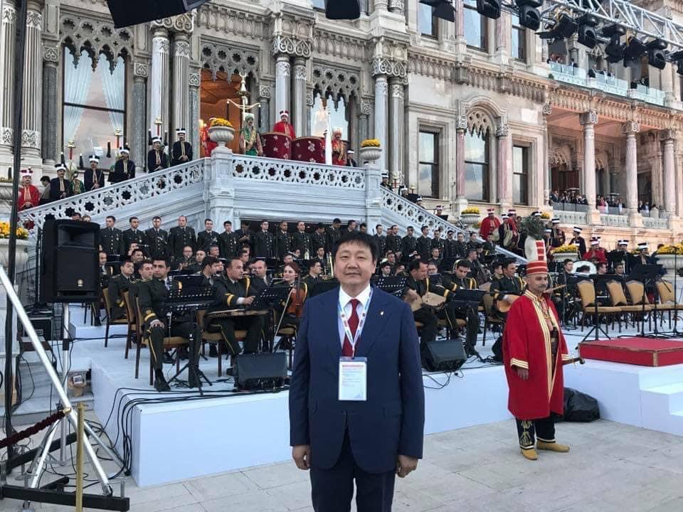 Мөнхочироо мөнгөө авы. өгсөн машин тэрэгнүүдээ авы!!! ОЛОН ТООНЫ ШҮҮ!
Энэ хүнд энэ постыг харуулаад өгөөч. Блок хийгээд алга болж.

Ална, хүн явуулна, өөрөөр ярина гсн. Нялх хүүхэд минь үлдэнэ шүү!
Ндд ямар нэг юм тохиолдвол МӨНХОЧИР гэх энэ хүн хамаатай!!!!!Хуультай улс шүү!