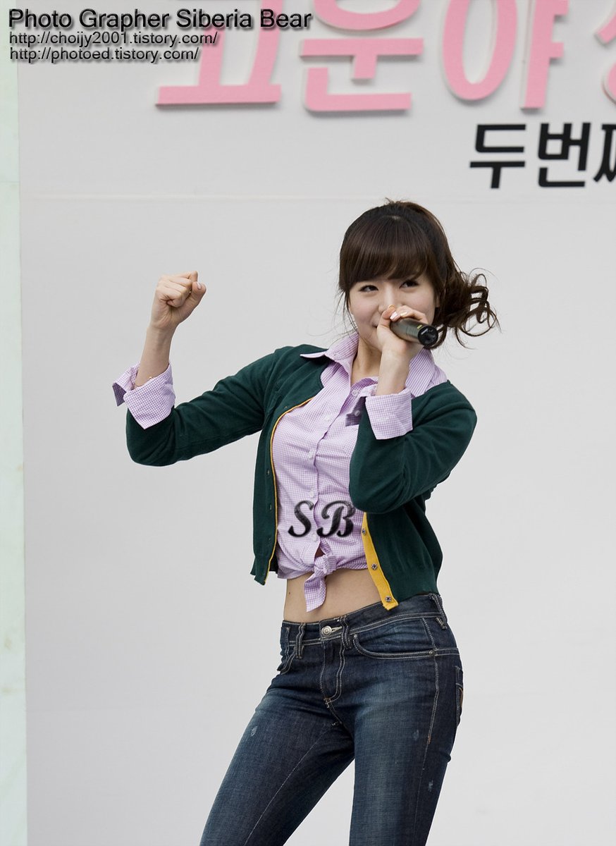 evrydayleesnkyu's tweet photo. 090426 🌼 Wildflower Festival — #TodayWithSunny #써니 #소녀시대 https://t.co/uWFhiQvjJZ