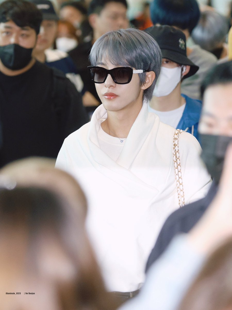 cheeseiei's tweet photo. วันฟ้องหย่า                  วันเซ็นใบหย่า https://t.co/OQWsKXYYi9
