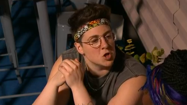 BB_Updates's tweet photo. Izzy- I honestly cannot wait for him (Hisam) to fucking blow up. He is digging his own fucking grave. I'm going to take the dirt and I'm going to sprinkle it. Cirie- And I'll shovel it on #BB25 https://t.co/6NMhJMHnGF