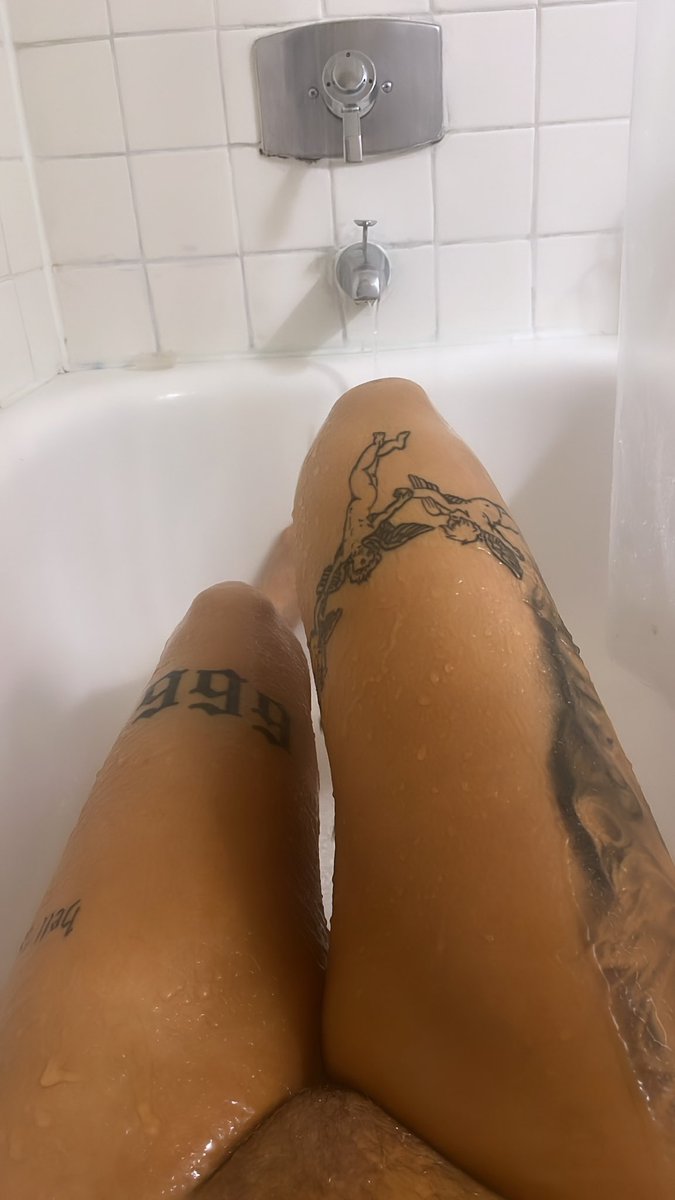 Goth_Stepsister's tweet photo. Hopping in? https://t.co/9QzlDpXFgw