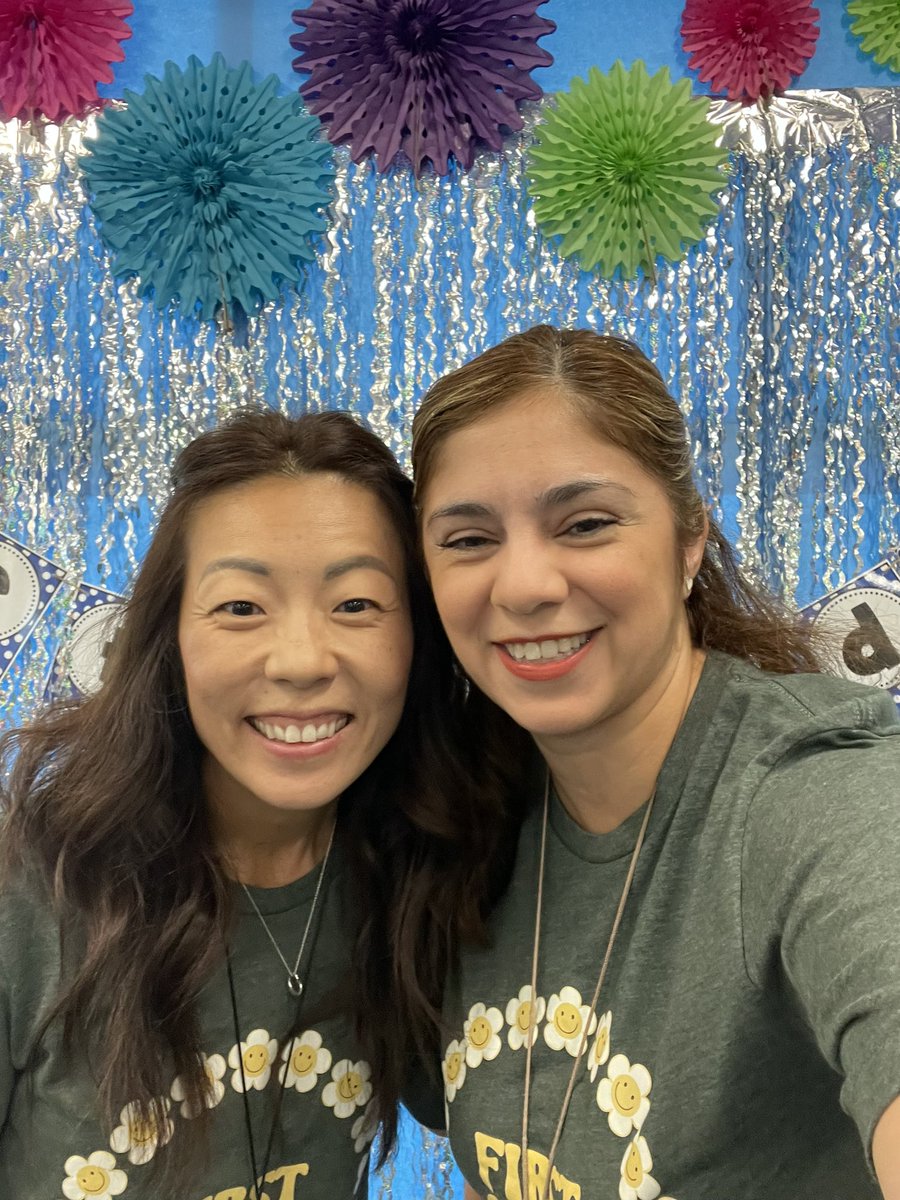 Meet the teacher ready 🎉it’s going to be the Best year ever! #bengalpride <a href="/MrsChung_Cubs/">Christina Chung</a>