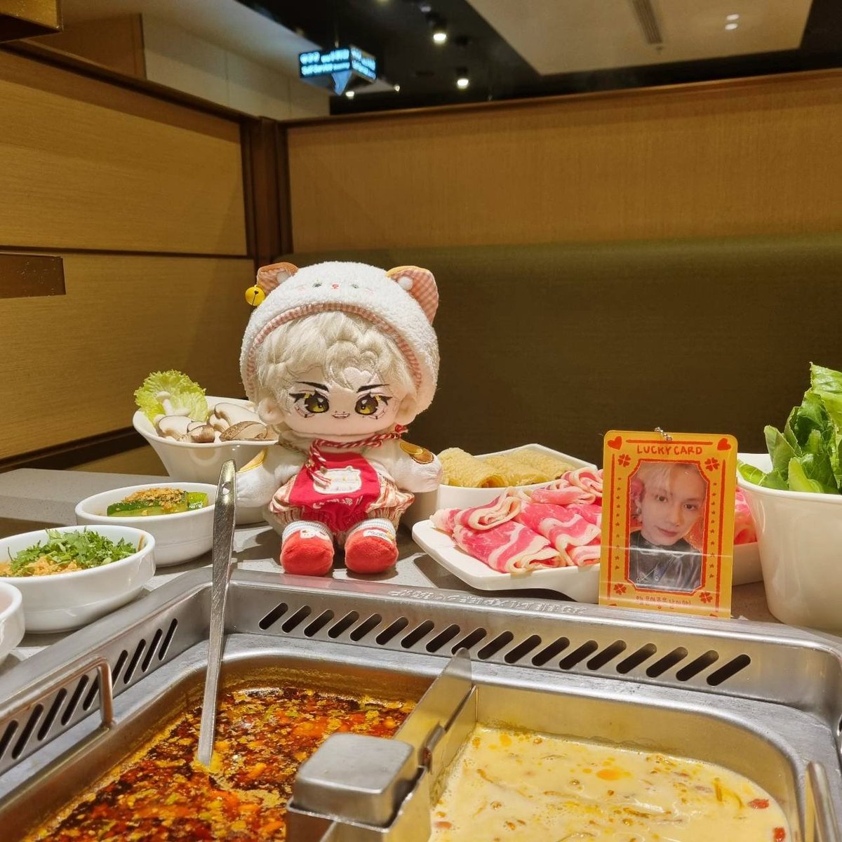 pinkeucarrots's tweet photo. Lamb skewers are good, but Jun's #1 comfort food is a malahotpot🍲

⚠️Also! #BeTheJun will close PO at August 17th. If the MOQ are not reached, we'll cancel the production. So make sure to grab yours!💘

#세븐틴인형 #seventeendolls  #jundoll #문준휘 #seventeen娃  #seventeen https://t.co/WphSTSlUs0