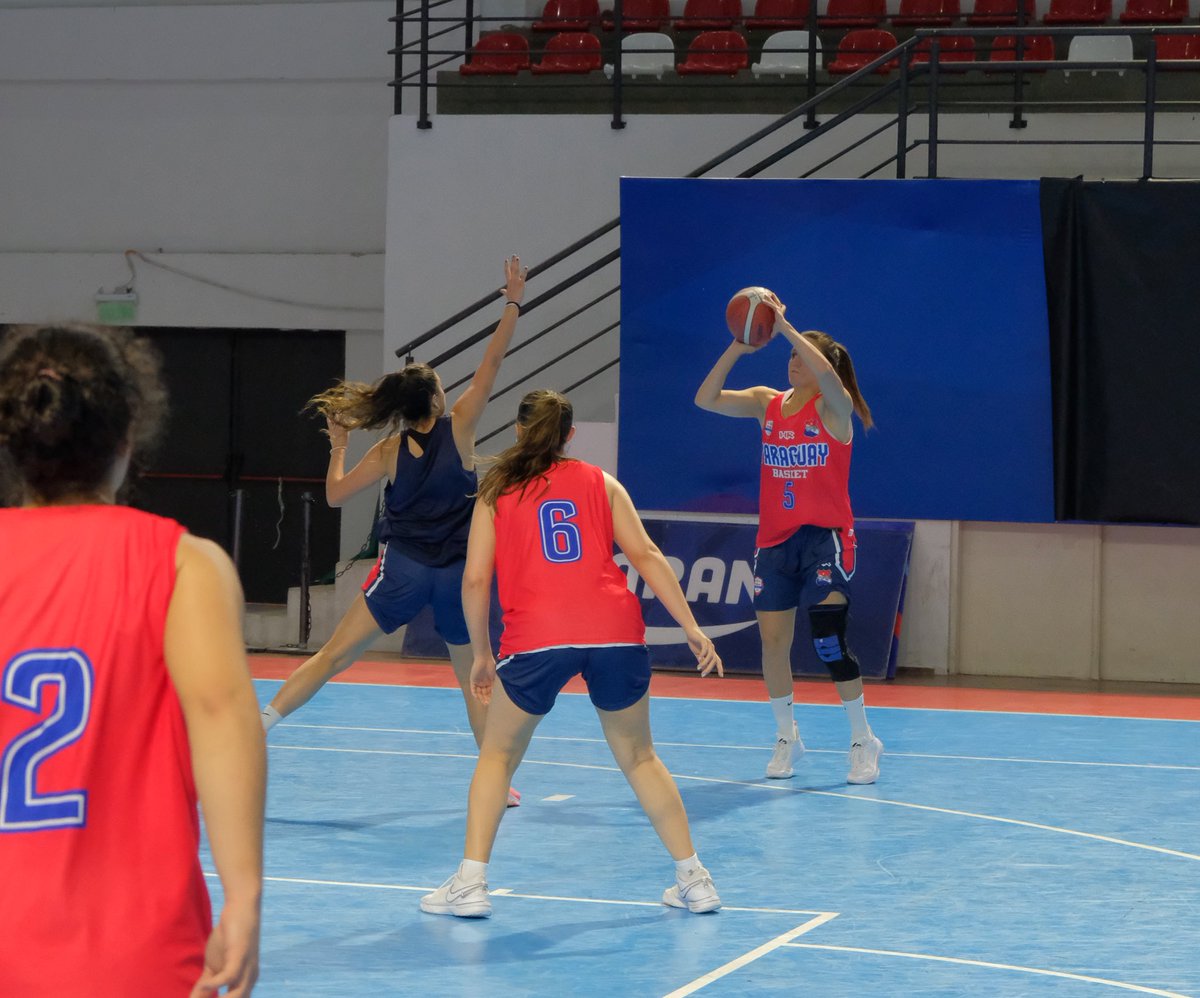 E Q U I P O 🏀 🇵🇾

Segundo turno ✅

#selefempy #TeamParaguay 📷 <a href="/MILOROTELA/">Camilo Rotela</a>
