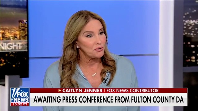 atrupar's tweet photo. say what you want about Fox but they reliably bring in the most brilliant legal minds on nights like this https://t.co/2EEvXpG1Kp