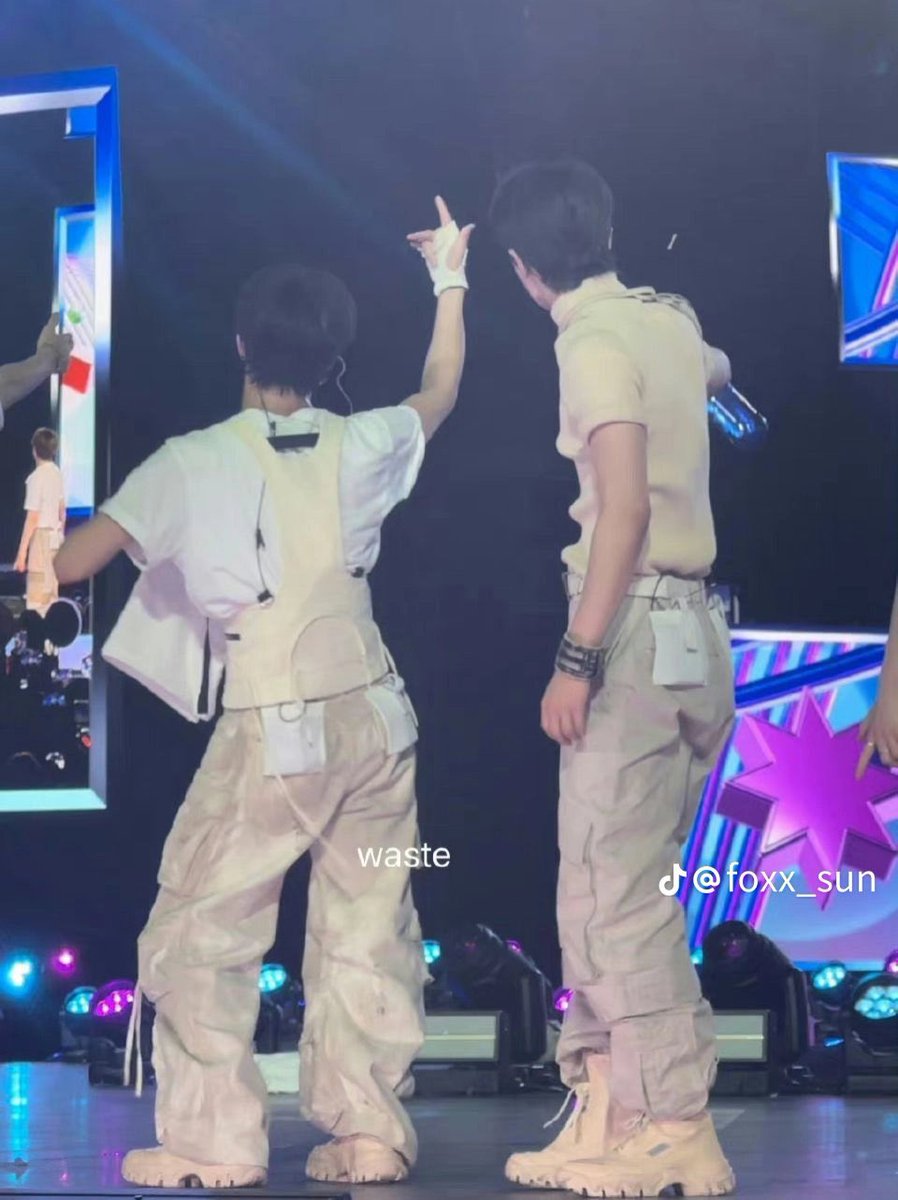 theyaongz's tweet photo. HWISHWISNEKXMesjoelxd thats so cute 🥹 https://t.co/SekSd5hsgA