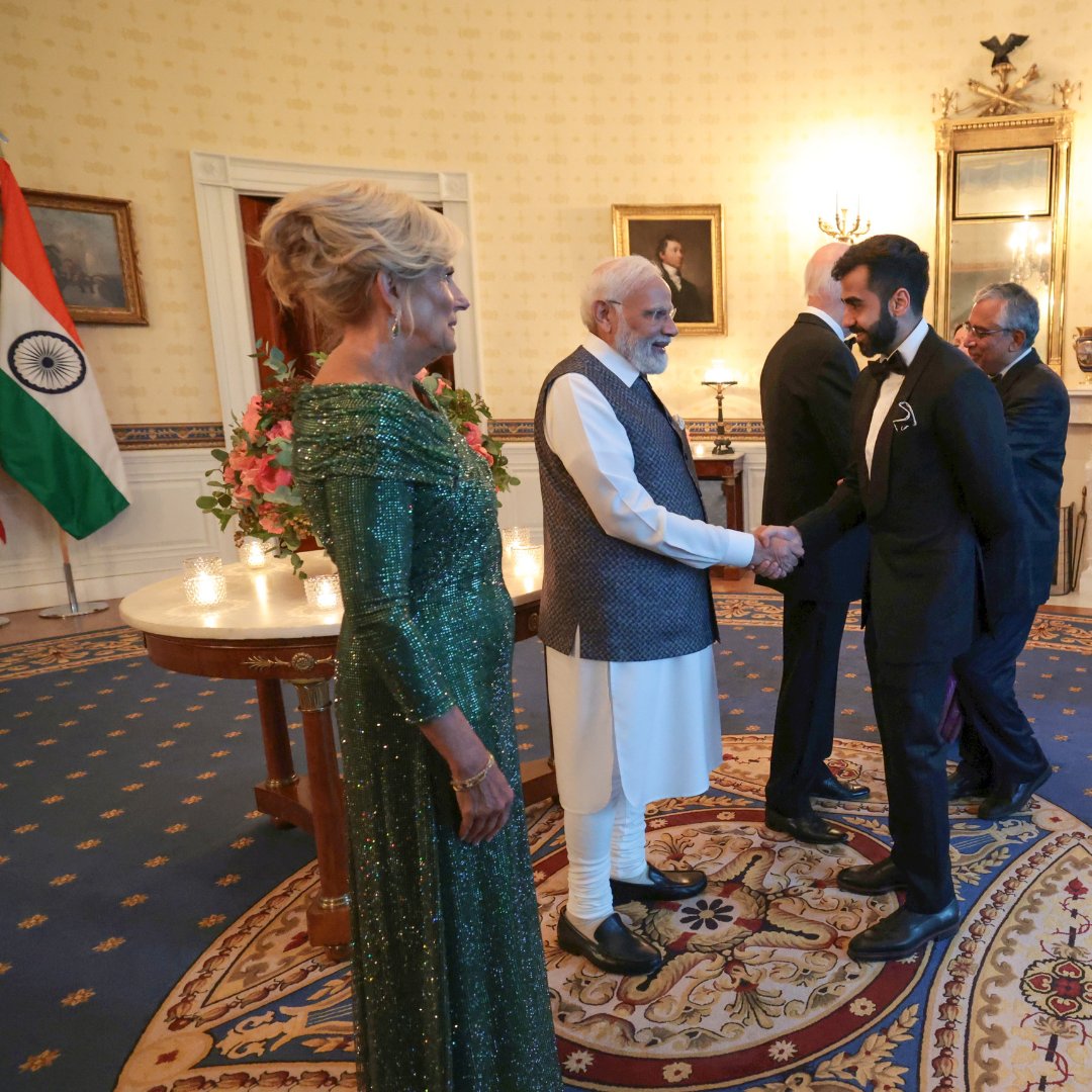 nikhilkamathcio's tweet photo. With the big boss. 
#Independence Day is a good time to reflect upon how far India has come. Half the American contingent here is also us, and we are just getting started 😉 

Happy independence day, everyone. https://t.co/P1ppILZRU8