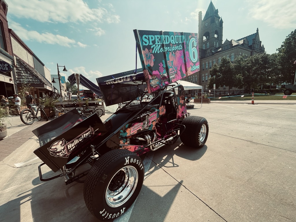 WadeAunger's tweet photo. Even the parking spaces in Knoxville are epic...Thanks Dennis Gainey for bringing down the Clint Garner #6 last Tuesday night for our kick off party in the square. Huge thanks to Kade Higday, Chase Randall and Tony Vermeer for bringing down their hot rods too! https://t.co/WT1F9fWGD1