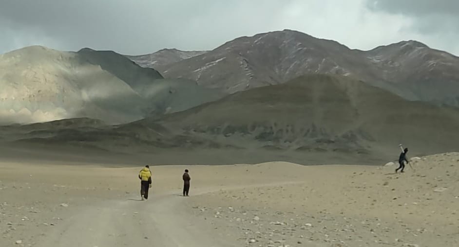 BROindia's tweet photo. #AnotherFirst
#HighestRoad
On the occasion of 77th Independence Day @BROindia starts construction on yet another strategic road, Road Likaru-Mig La-Fukche.
This road will pass through an altitude of 19400 feet and will be the world's highest motorable road surpassing the Umling La Pass.
Jai Hind! Jai BRO!!
@PMOIndia
@rajnathsingh
@RajnathSingh_in
@AjaybhattBJP4UK
@SpokespersonMoD
@lg_ladakh
@LAHDC_LEH
@adgpi
@NorthernComd_IA
@Tri_Service
@PIB_India
@PTI_News
@ANI
@prasarbharti
@VisionLadakh
@ddnewsladakh