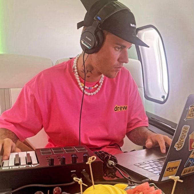 mfstarbiebs's tweet image. frases do álbum “changes” do Justin Bieber que justificam o meu amor pelo álbum: