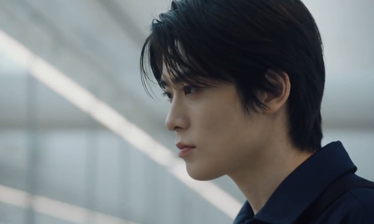 hourlyjaeh's tweet photo. prada boy jaehyun 🖤

#PradaxJaehyun #JAEHYUN @Prada https://t.co/r09cgqJPul