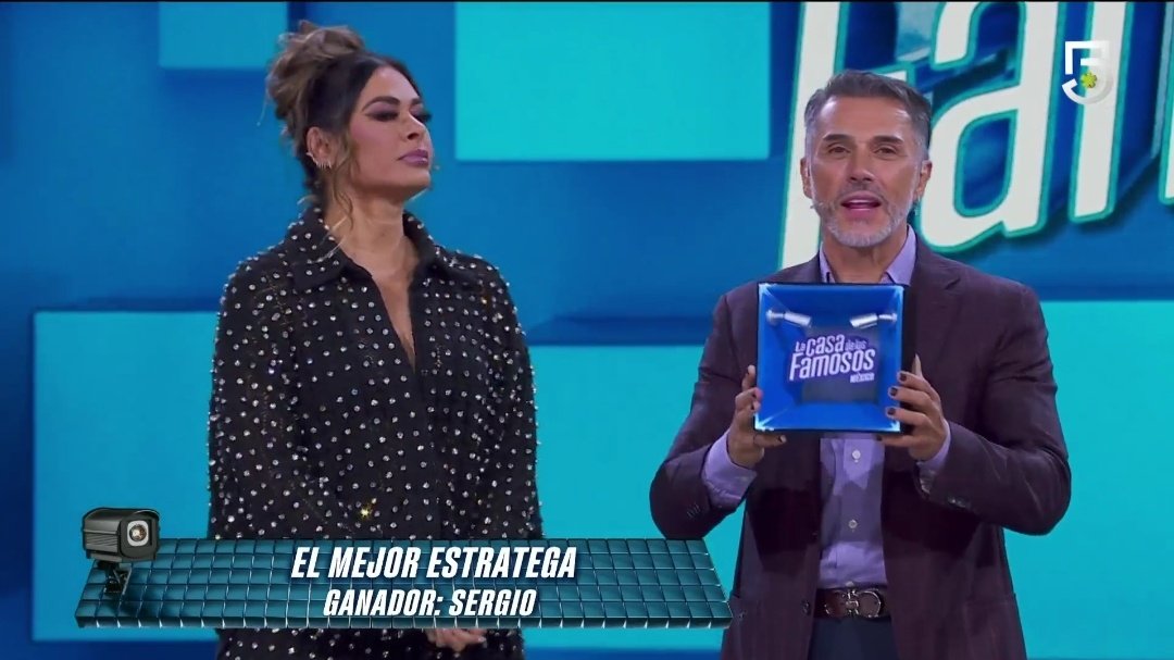 005HTL's tweet photo. entramos a volar cabezas y creo que volamos muchas - mayer 
#LaCasaDeLosFamososMx https://t.co/Yux4u8n4AQ