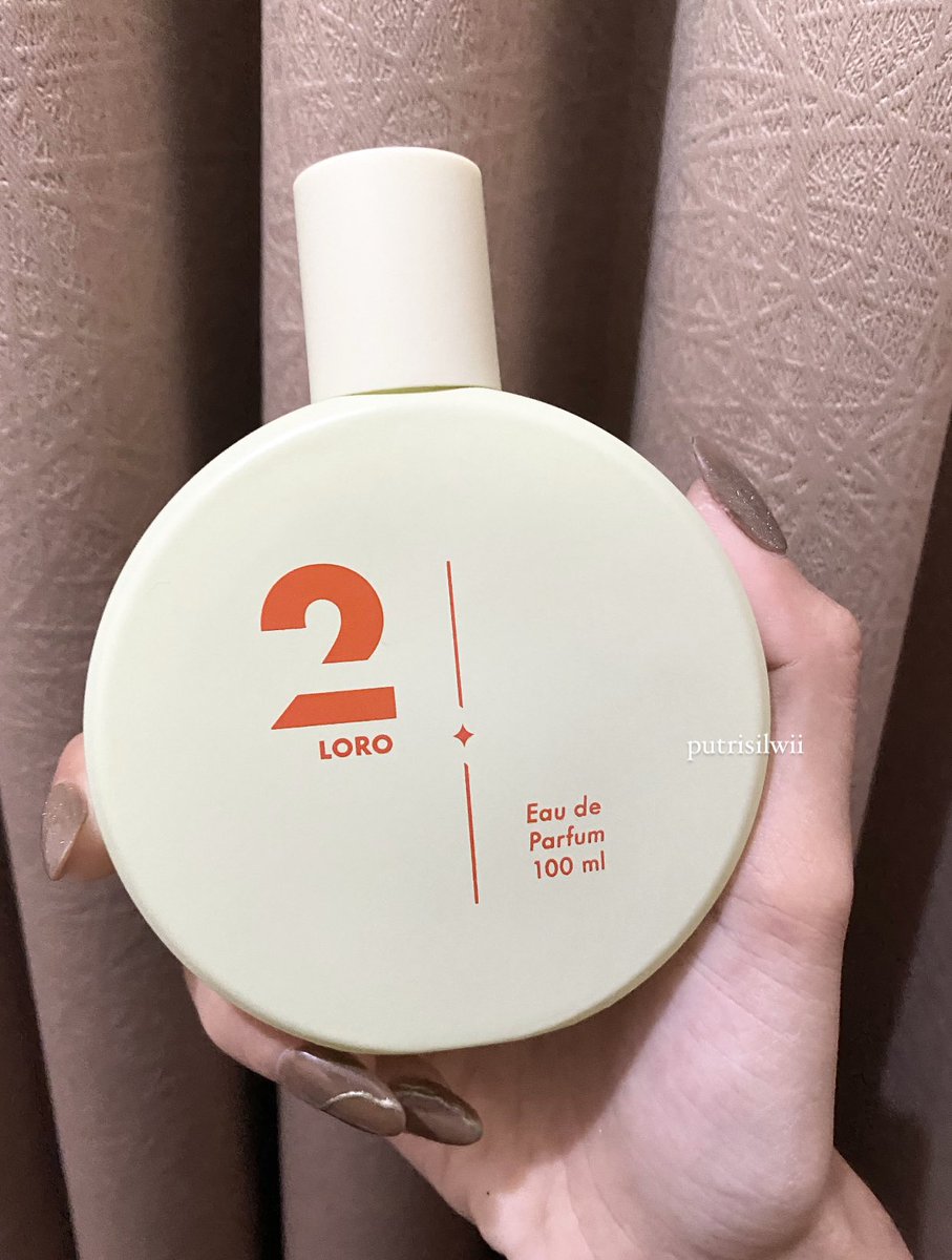 putrisilwii's tweet photo. 10. Iki Arum - Loro

Wangi fresh fruity, pear, makin lama lebih ke wangi floral, agak musky. Menurutku ini unisex, cowo masih bisa pakai.

Pakai pagi-siang masih wangi, bahkan di baju udah 3 harian masih nempel wanginya. 

92.000 - 100ml gokil sih 👍🏻👍🏻
🖇 https://t.co/5vnJz6xJtS https://t.co/i5GGCRdeI5