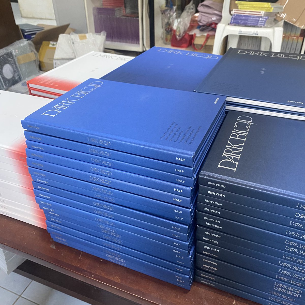 kyunbbph's tweet photo. [𝐒𝐄𝐋𝐋𝐈𝐍𝐆] 

Unsealed Enhypen Dark Blood Albums
Php 100 only!
All versions available 

Shopee Link: https://t.co/ASbqqkwCJS https://t.co/gAF0rczM5S