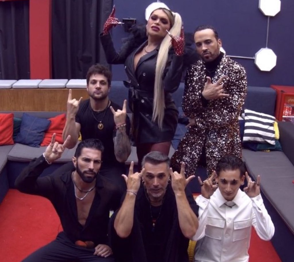 centenofans's tweet photo. gracias por tanto casa de los famosos México, temporada icónica y no creo que alguien la supere, LOS AMO TEAM INFIERNO  #LaCasaDeLosFamososMX https://t.co/ChnNIY0DXv