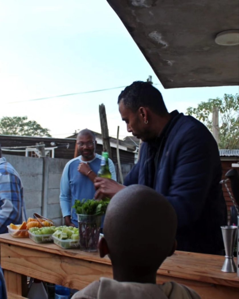 SKG_SA's tweet photo. Bring the full Mixology experience to your next event, wedding, corporate function, wedding, etc. 
Add some flair to your event with our full-service mixology bars and Magnificent Bartenders
Enquire now. Book your mixology or bar package on (WhatsApp) +27627761560 https://t.co/6flz4DEl3X