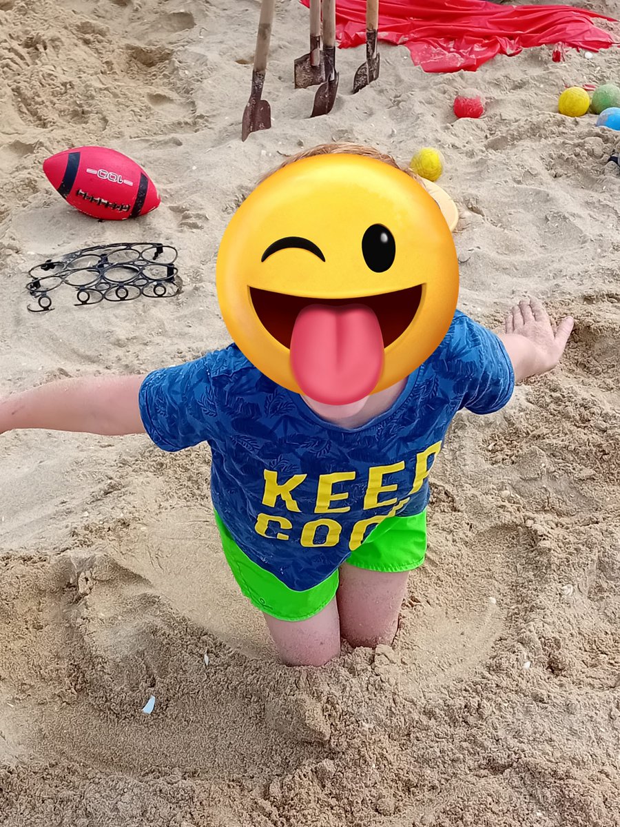 MADMIKEFIT's tweet image. 🌞 Rise and shine! Imagine a family of eager kids embracing the day at the beach. With the sun's gentle kiss, they craft sandcastles, chase waves, and explore the magic of the ocean.  Let's cherish these precious moments and create lasting memories!  #FamilyTime #BeachAdventures
