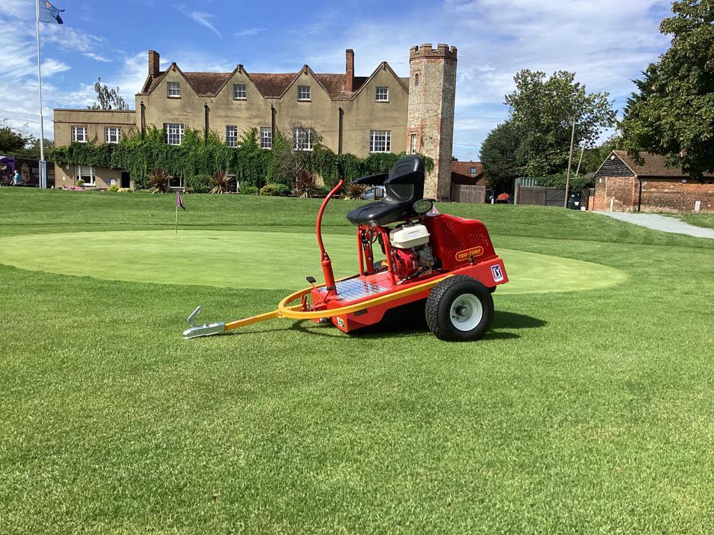 Jamie_Tuckwells's tweet photo. Good start to the week yesterday starting the renewal of @RochfordGC fleet. Myself and Mr.T installing a new 3046R tractor with @TrimaxMowers S2 Snake 320. Plus a new @Tru_Turf RB48 greens iron. Big thank you to Dave and the club for choosing @TuckwellGroup once again 👍🤝 https://t.co/MTyIZedw9P