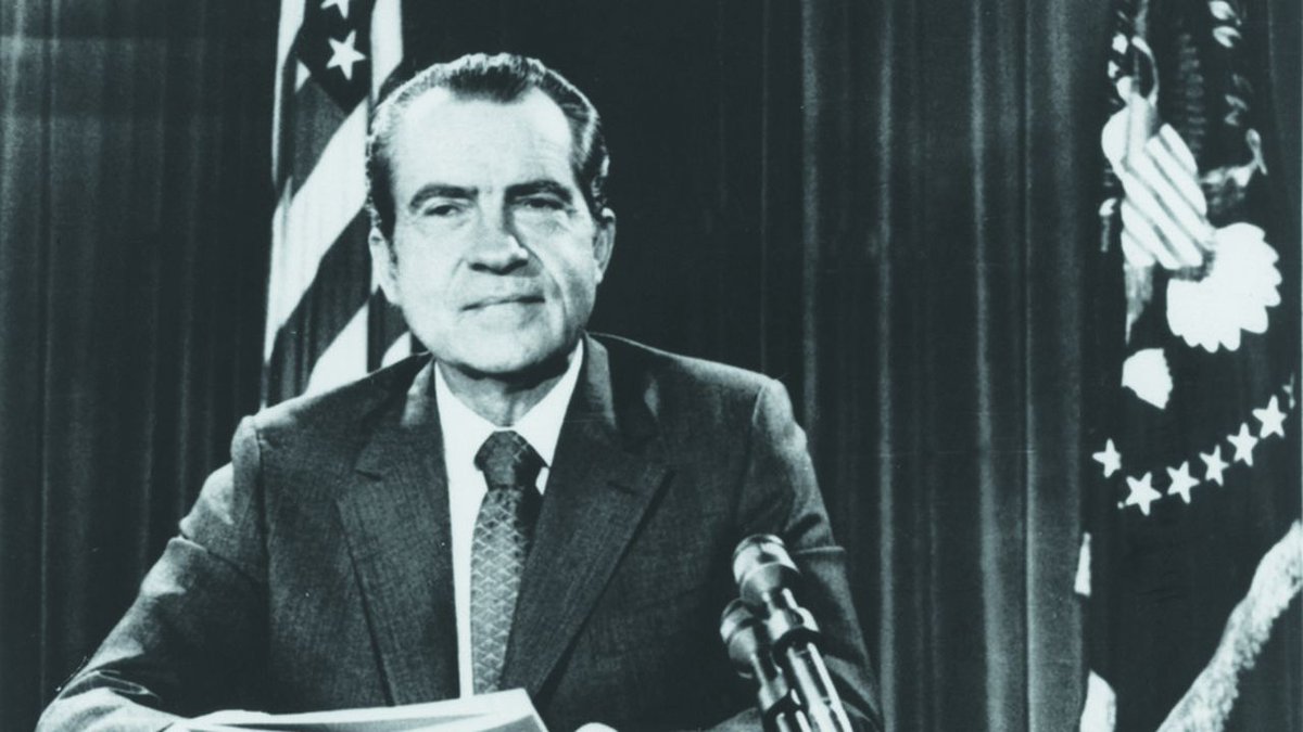 LeJournalDuCoin's tweet photo. ⏳ Il y a 52 ans jour pour jour, le 15 août 1971, le président américain Richard Nixon annonçait la fin de la convertibilité en or du dollar 💸

Cet événement marqua la fin des accords de Breton Woods, ouvrant inéluctablement la voie à l'ère de l'argent magique 🪄

#Bitcoin https://t.co/0auxkl2k7I