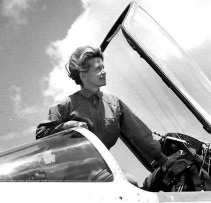 [#Histoire de l’#Aviation 🕰️] C’était il y a 70 ans ! Le 15 août 1953, Jacqueline Auriol, première française #pilote d'essais, devenait la première #européenne à franchir le #mur du #son à bord d’un Mystère II de <a href="/Dassault_OnAir/">Dassault Aviation</a>. 

#aviationlovers #femme #avgeek #avgeeks