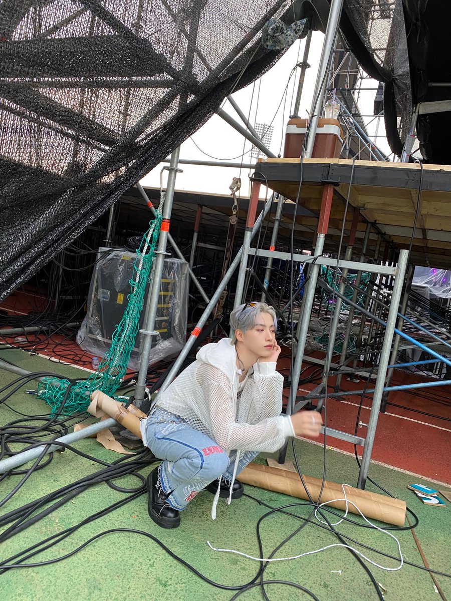 official_ONEUS's tweet image. [#시온]
더운 여름은 싫지만 축제는 재밌어😝
어떤 계절이 찾아와도 우리 시온한 추억 가득 만들자~ 오늘도 너무 많이 사랑해 우리 달님들🌏💜🌙