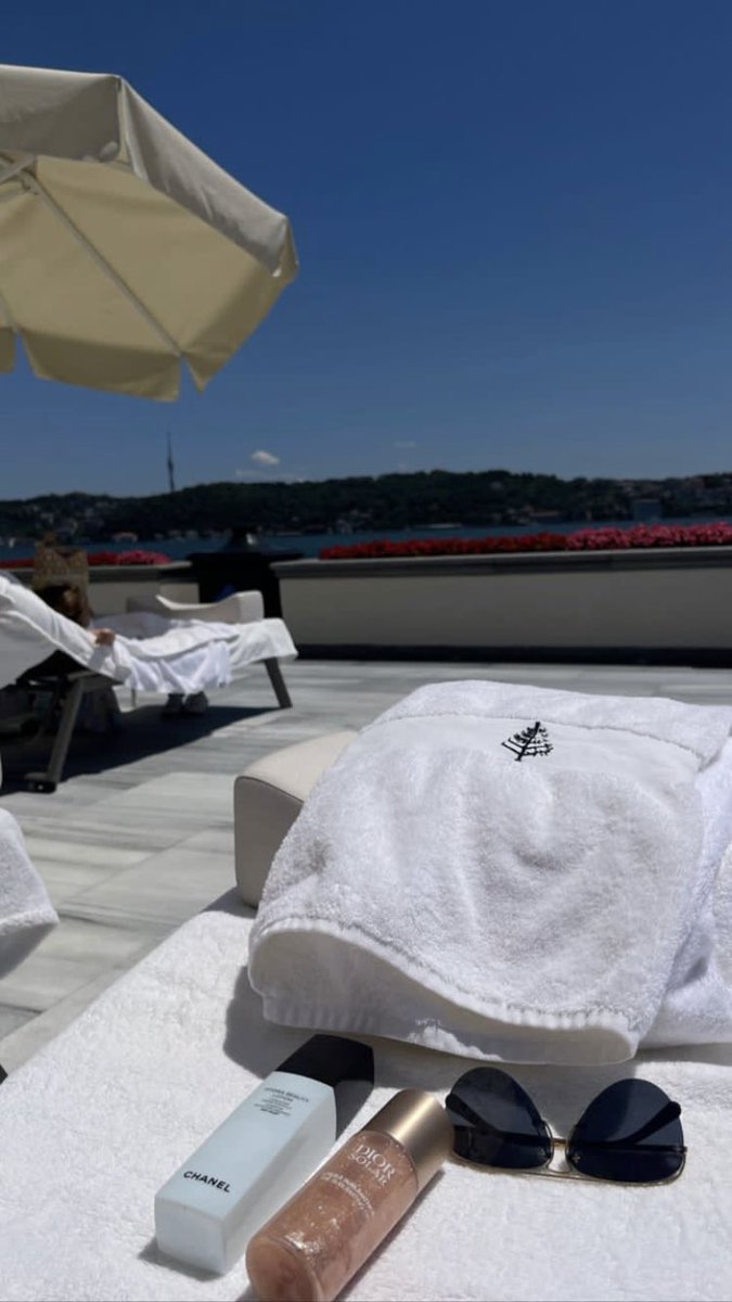 Kiss of the sun ☀️ فلان و بیسان