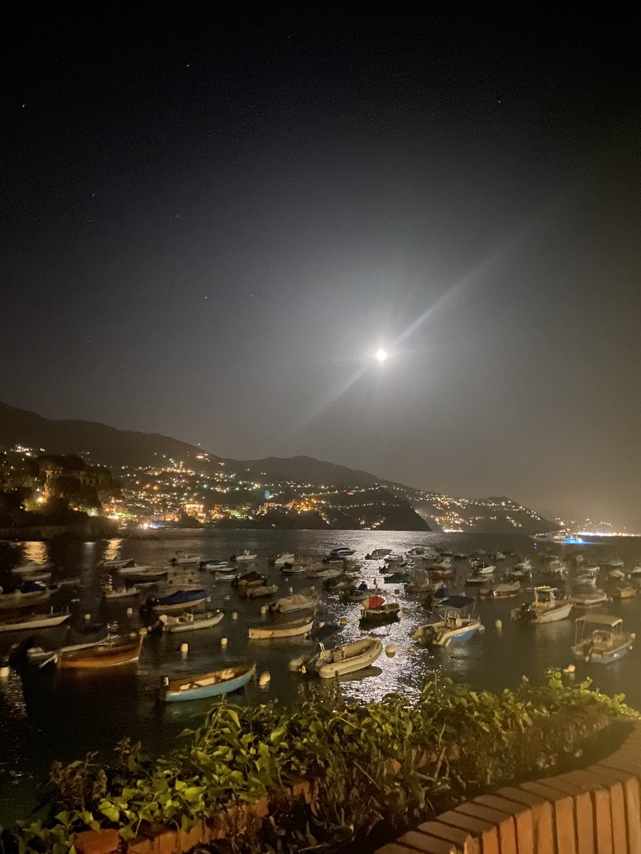 lilacquaa's tweet photo. che bella la liguria ❤️( soprattutto il levante) https://t.co/t3JsfKKjAC