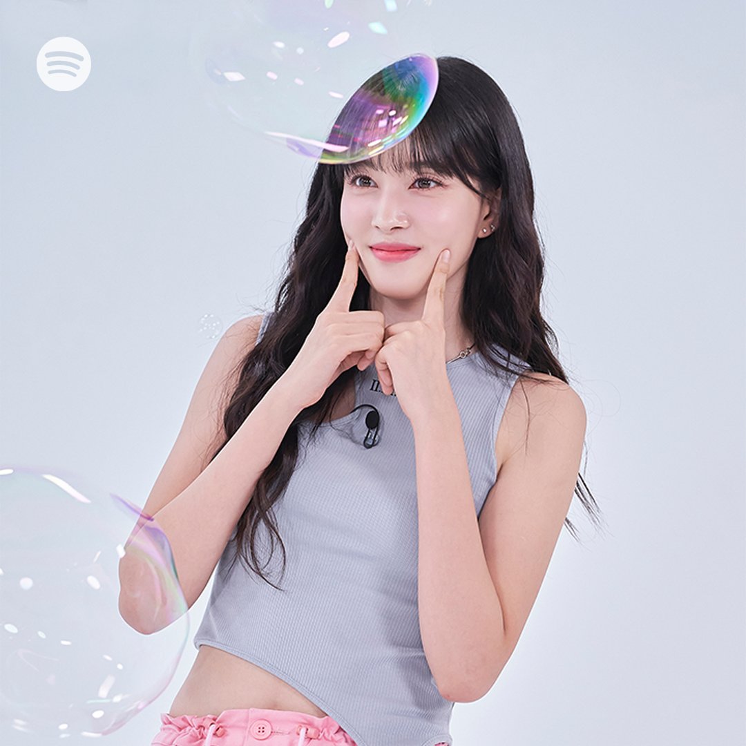 스테이씨의 비하인드 포토 ASAP으로 다운받기📸