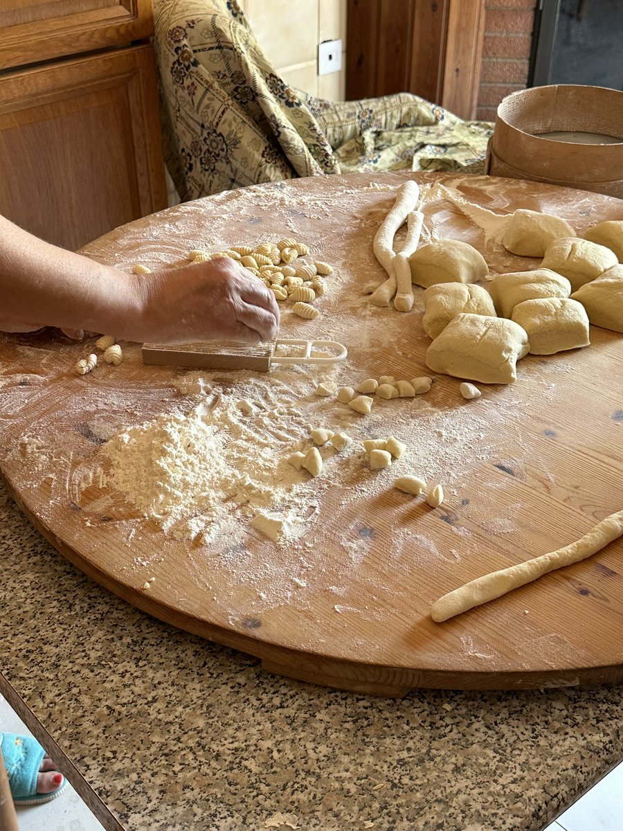 Hey <a href="/JahNestaWailer/">Rex Miller</a> I’m in Italy learning how to make gnocchi, they got #oxtail here as well.