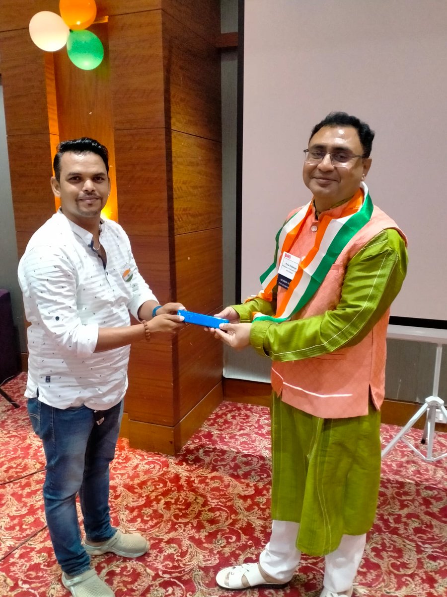 tellme_360's tweet photo. We are happy to announce that being a member of BNI. Performance-wise, this week TellMe Digiinfotech has got the award "The Best Chapter Support Member for the Independence Week"
@vsrinivasarao18
@ramakiyer
@palas_pune
#TellMeDigiinfotech #BNI #BusinessNetworking #GrowthOpportunities #tellme #tellmevr #tellme360 #vrthefuture #bni #growth #business #network