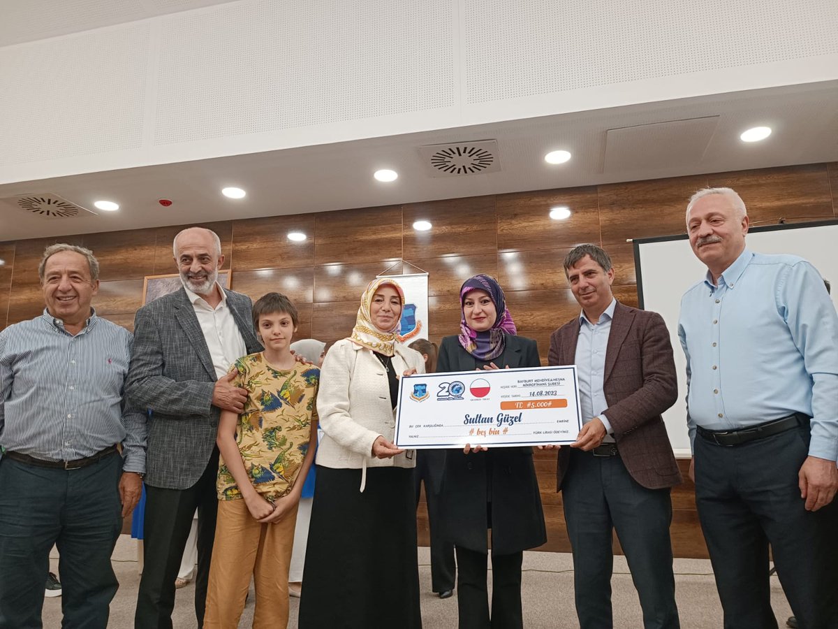 profdrorhanates's tweet photo. 📍#Bayburt

Dar gelirli kadınlara mikrokredi dağıtılmasına destek sağlayacak olan Bayburt Belediyesi Mehdiye &amp; Hesna Mikrofinans Şubesi açılışına katılarak, hayırlı olsun dileklerimizi ilettik. https://t.co/3sY4IFk1mC