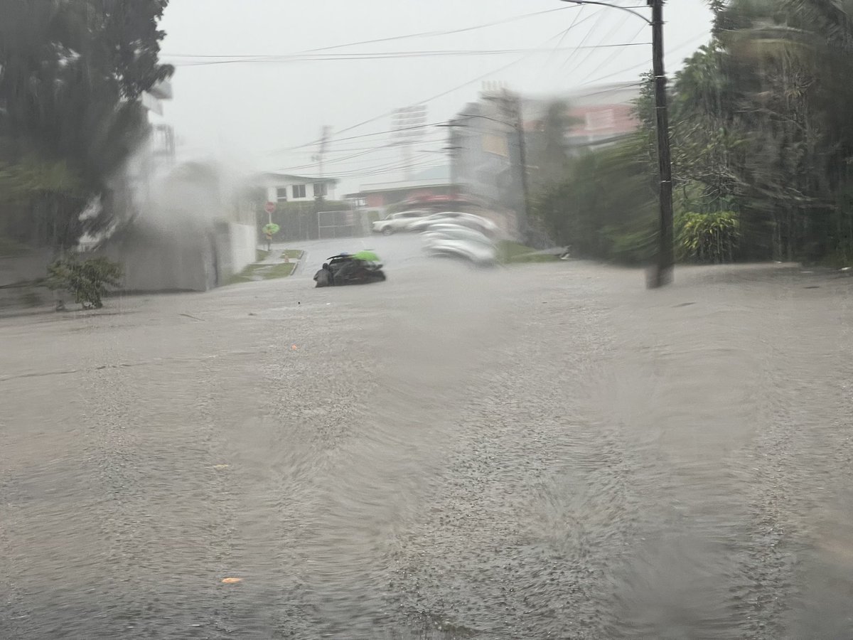 Flash flooding at Reki Street, Suva 
<a href="/FBC_News/">FBC News Fiji</a> <a href="/fijivillage/">fijivillage</a> @FijiNDMO