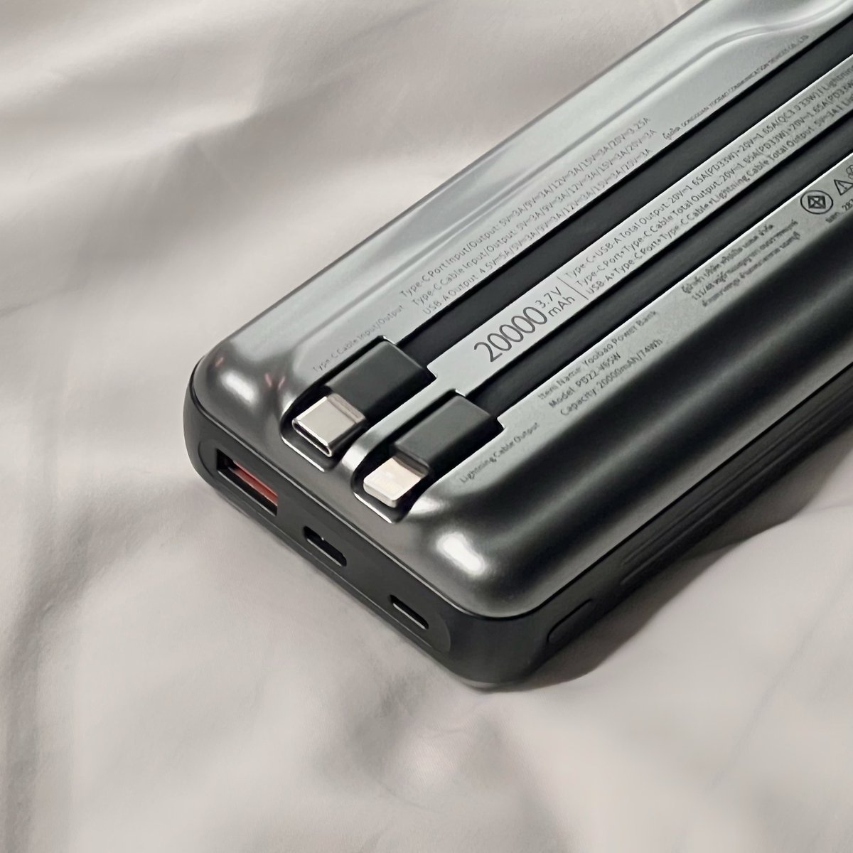 lostyouinmay's tweet photo. ยกให้เป็น Powerbank ที่ก้อนเดียวที่ครบจบมากๆ พกอันเดียวคือมีสายชาร์จครบ แล้วน้องแบตอึดมาก 20000mAh คือชาร์จได้ 3-4 และน้อง 65W ชาร์จมือถือไม่ถึงชมเต็ม แถมชาร์จคอมได้ด้วย โดยรวมพกตัวนี้บ่อยสุดเพราะอุ่นใจมากๆ 10/10 https://t.co/kk8rHjyz7R