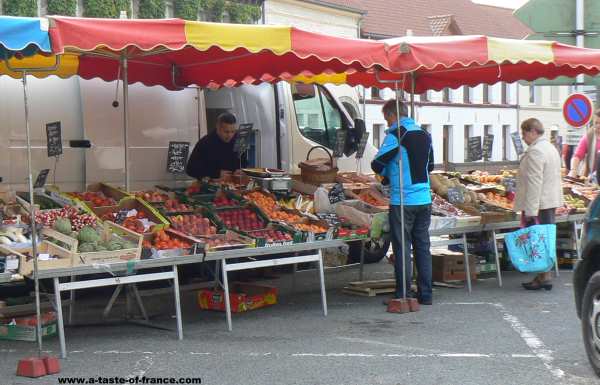 france_images's tweet photo. A market stall in the village of #Licques in Hem valley Pas de Calais
https://t.co/z4ttXnzVA6 #France 🇨🇵 #travel #photo https://t.co/SkZ2MfCgA4