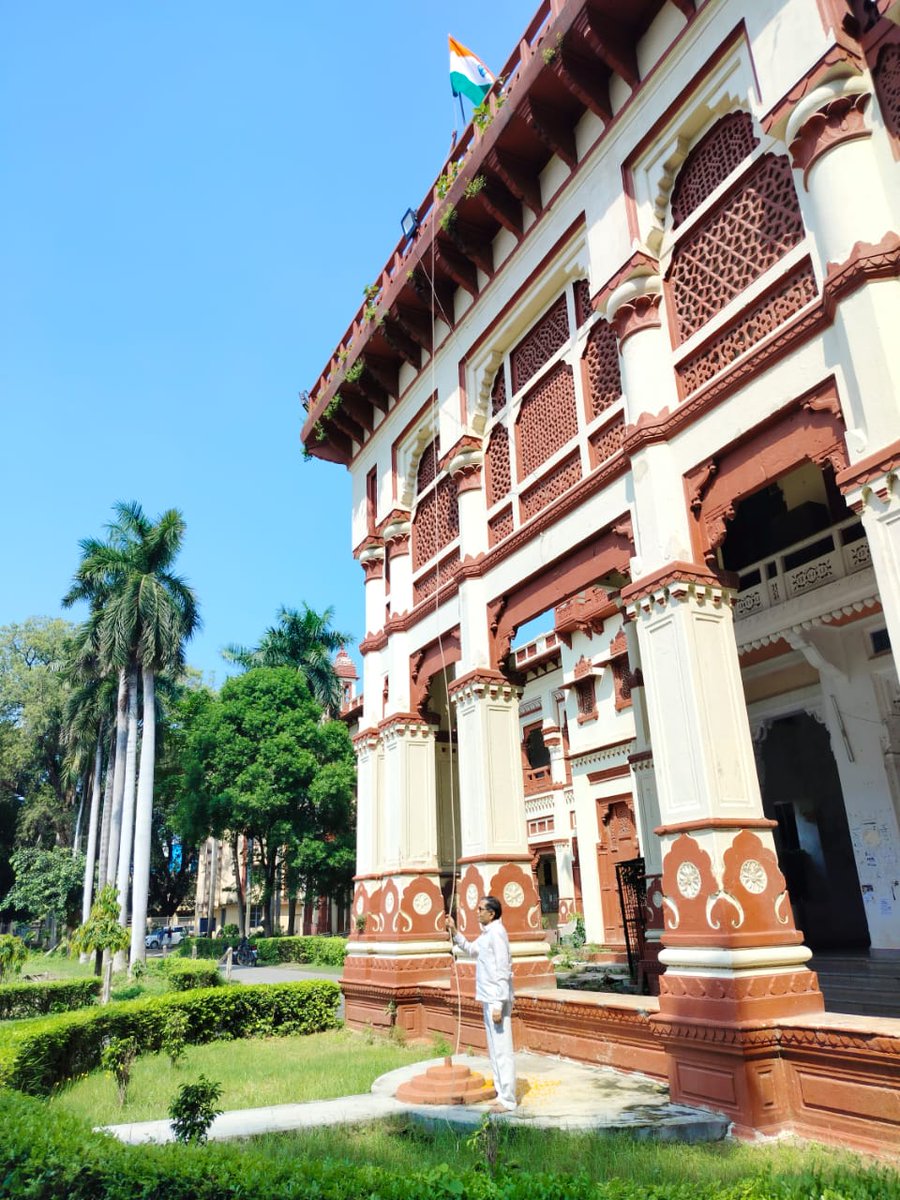 DeanArtsBHU's tweet photo. 77वें स्वतन्त्रता दिवस की अशेष शुभकामनायें 💐🇮🇳💐
@VCofficeBHU @registrarbhu @dsw_bhu @bhupro @bhu_updates https://t.co/tBKzu7vfgD