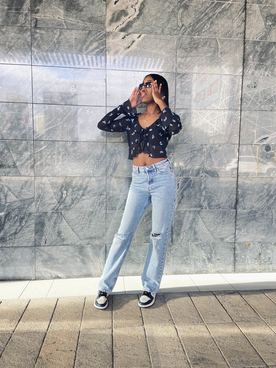 tineshiads's tweet photo. looks ain’t everything but I got em just in case 🥹🤍 #OOTD  #CLICKS https://t.co/O1J9PwbChs