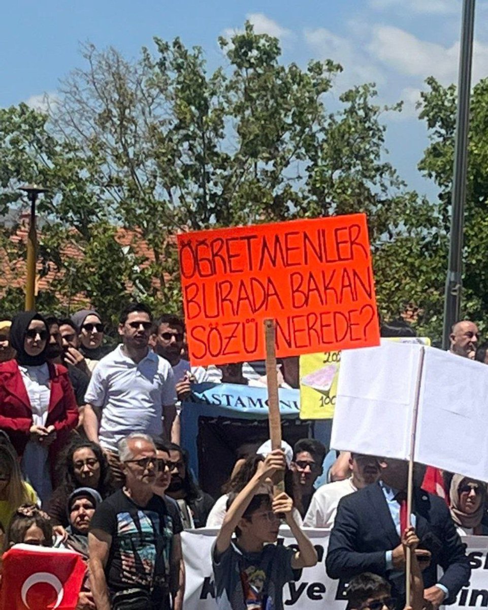 177mhdbtl's tweet photo. Öğretmenler her yerde sesini duyurdu.2022 KPSS ek atama hakkı vardır.@prof_mahmutozer
kendi aklından söz vermemiştir.Bakan sözü yerde kalmasın.Milltin devletine olan inancını kaybettirmeyin.
@RTErdogan
@Yusuf__Tekin
@fuatoktay
@tcmeb
@Mustafa_Destici
#Cb2022EkAtamaSözüSizde https://t.co/3JR5P1nub4