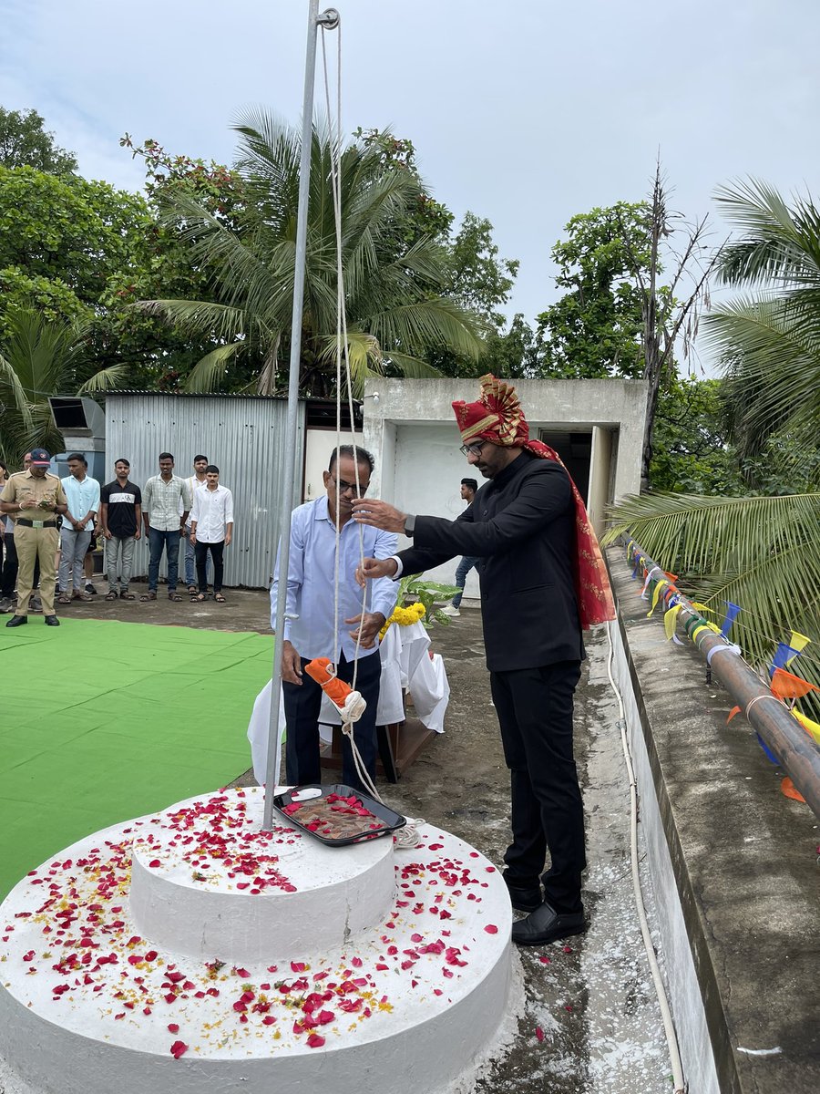 harjeender's tweet photo. District Collector &amp; President Nanded Club Hon.Abhijeet Raut Sir Hoists National Flag At Nanded Club As India Completes 76th Year Of Independence .
#JaiHind🇮🇳 https://t.co/BZfOUWA5Fn