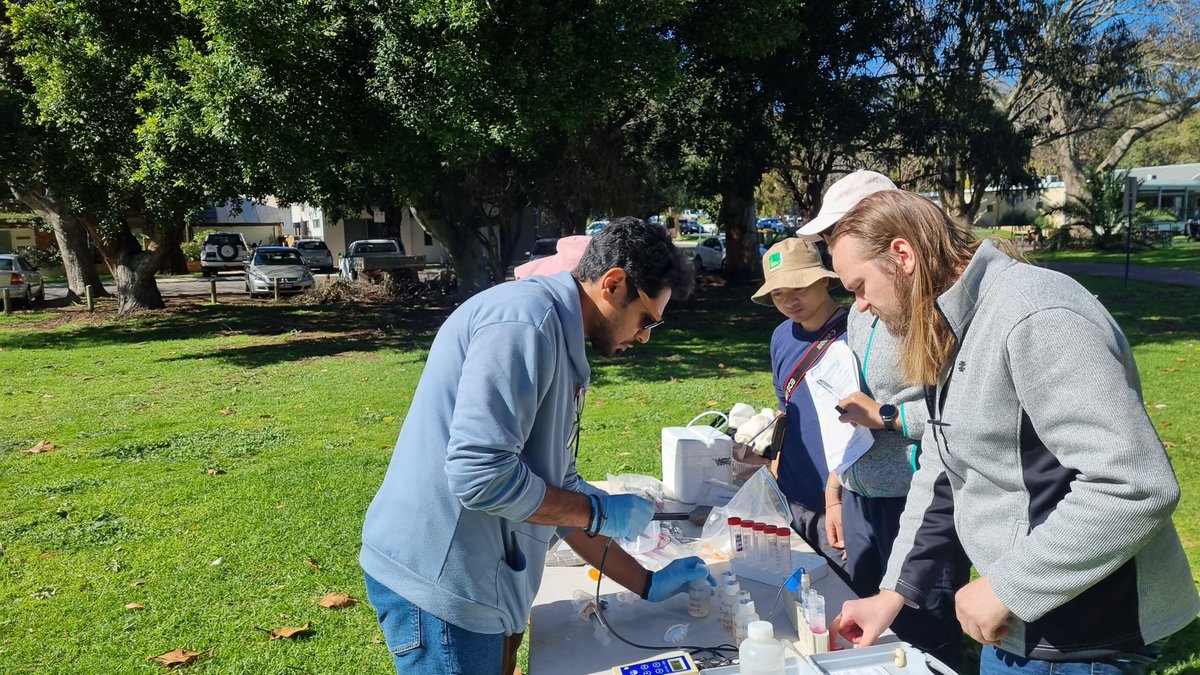 Eliot Hanrio (@sci_elioth) on Twitter photo Perfect sampling day a few days ago for Environmental Science students at Lake Claremont, WA, for chemical and eDNA analysis. Props to <a href="/SAgE_UWA/">UWA SAgE</a> , <a href="/DrAndrewRate/">π¨βπ¬Andrew Rate ππ</a> , <a href="/Degleeson/">Deirdre Gleeson</a> and <a href="/emielda_y/">EmieldaY</a> . Data analysis coming soon π Perfect sampling day a few days ago for Environmental Science students at Lake Claremont, WA, for chemical and eDNA analysis. Props to <a href="/SAgE_UWA/">UWA SAgE</a> , <a href="/DrAndrewRate/">π¨βπ¬Andrew Rate ππ</a> , <a href="/Degleeson/">Deirdre Gleeson</a> and <a href="/emielda_y/">EmieldaY</a> . Data analysis coming soon π