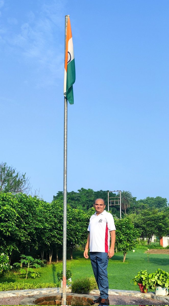 rakeshdatta's tweet photo. Best wishes to everyone on the 77th Independence Day of Bharat 

#HarGharTiranga #IndependenceDayIndia https://t.co/t8eVSdbyKR