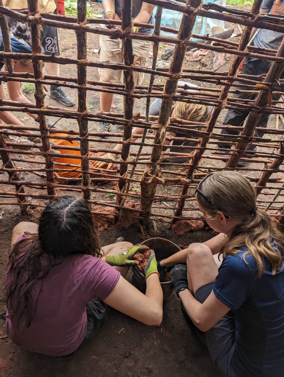 camptanzania's tweet photo. Working on our last project work, help to put up traditional house for a family #teammbuni #CampsEffect #DosomethingAmazing @campkenya @CampsInt https://t.co/4neyrNTrC8