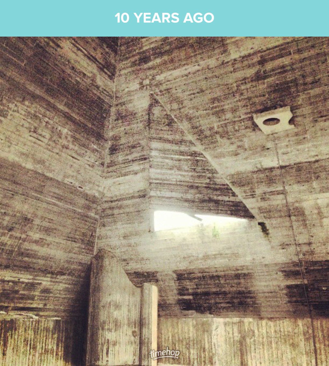 dickydrew's tweet photo. 10 years ago today I was lucky enough to work in the Carmel College Julius Gottlieb Memorial, the bizarre modernist masterpiece designed by Basil Spence.
It was bloody marvellous.
Also seen in Andor when Andor gets sent to prison. #andor #basilspence #modernism https://t.co/mkub6Z5f2x